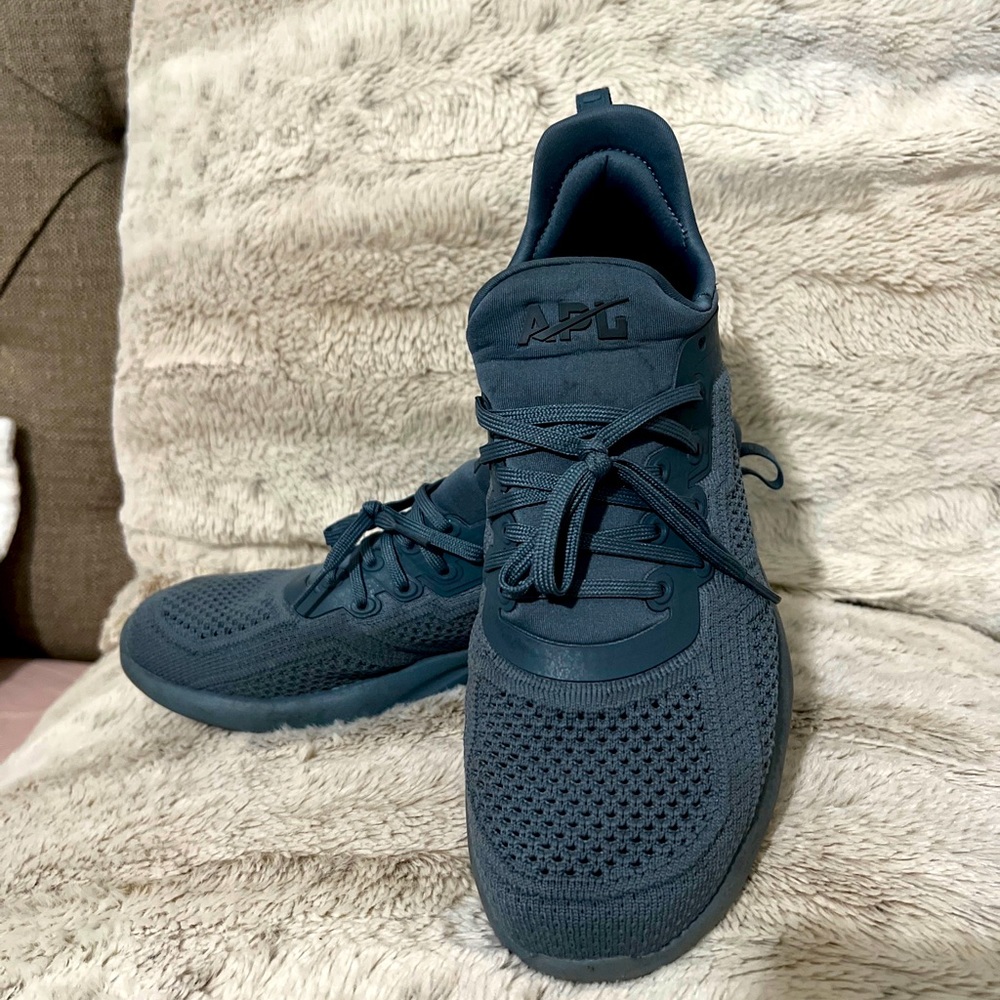 Womens APL tech loom tracer 9.5 blue